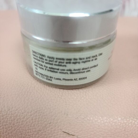 Lucia Hydrofirm AM/PM Moisturizer.  Net with 1 oz - Picture 2 of 3